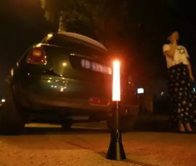 爆闪警示锥的功能 爆闪警示锥的功能