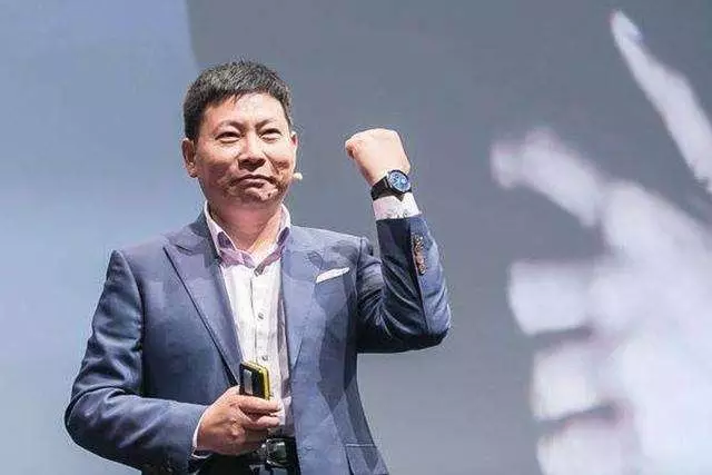 华为展示智能手表 华为展示智能手表