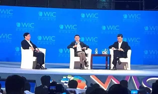 马云:机器再牛X也是人造 马云:机器再牛X也是人造