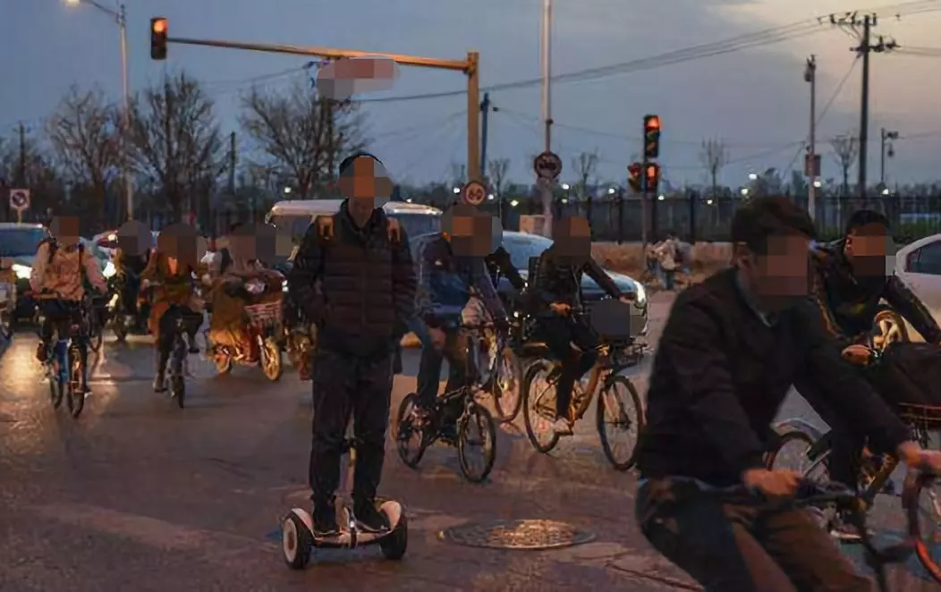 用平衡车的人 用平衡车的人