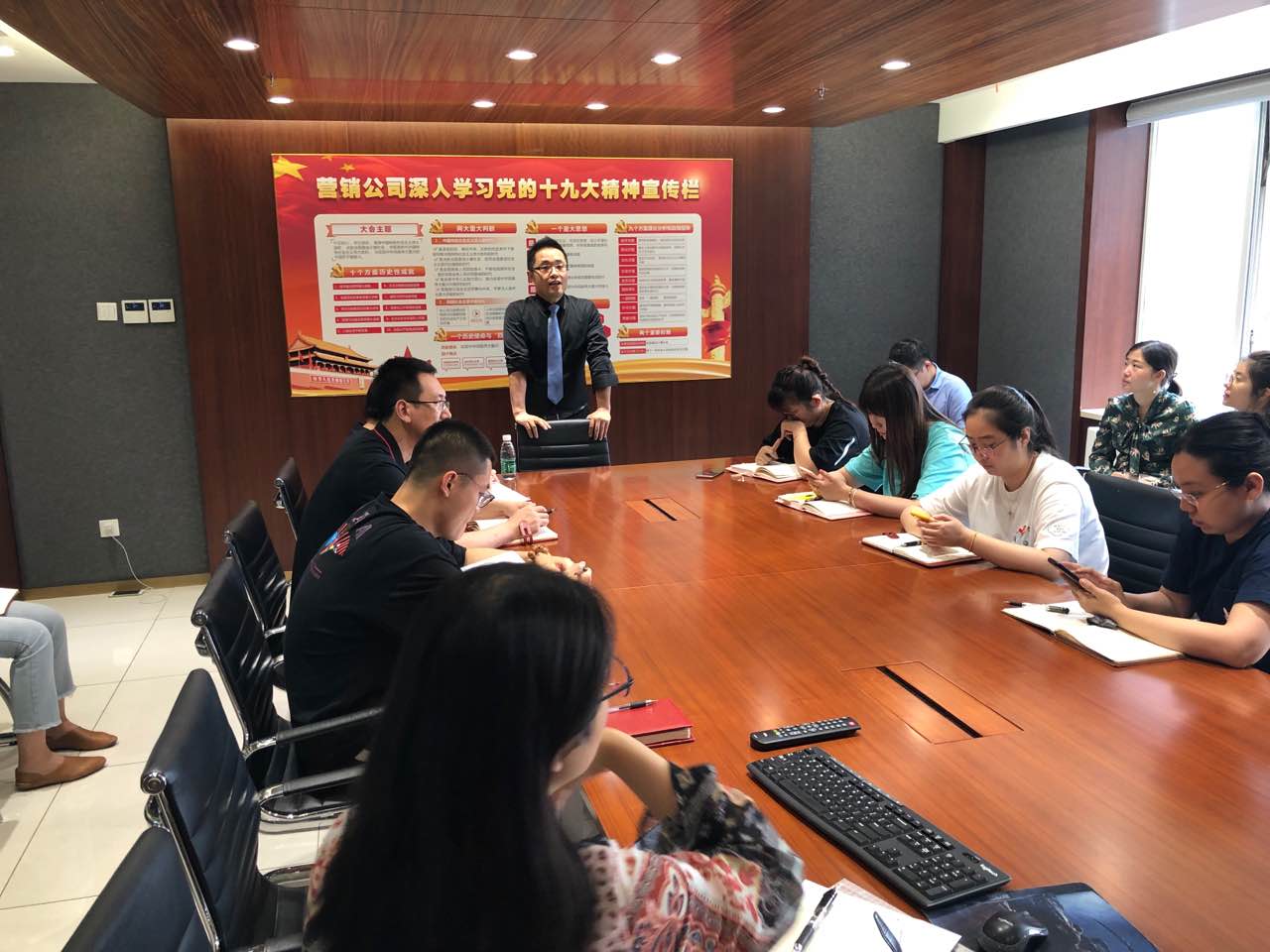 何律师在培训中 何律师在培训中